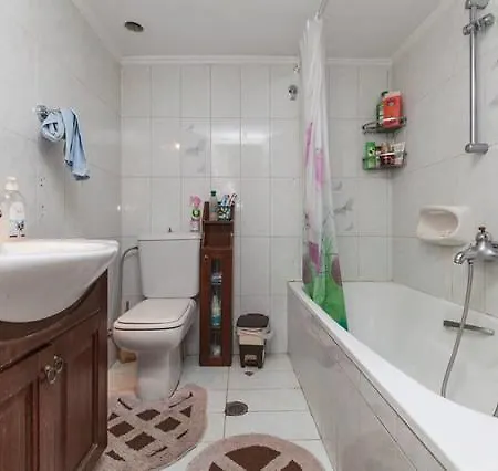 Private In A Family House *