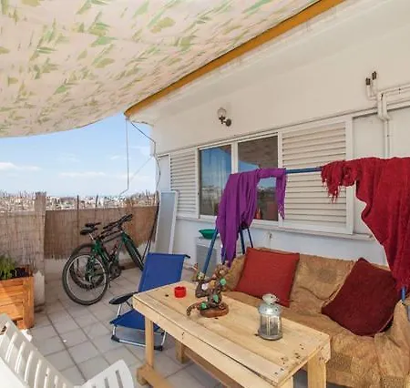 Private In A Family House *
